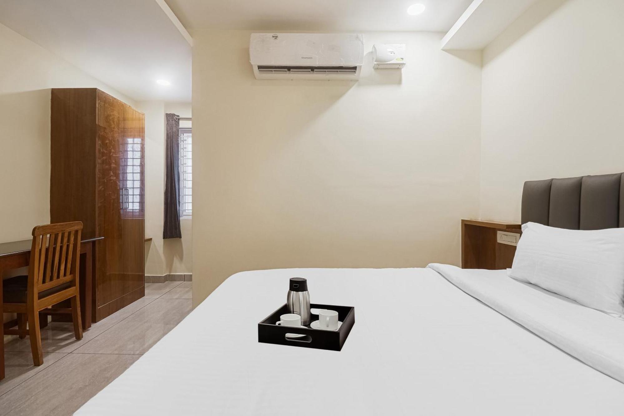 Hotel Townhouse Dj Grand Tirupati Esterno foto