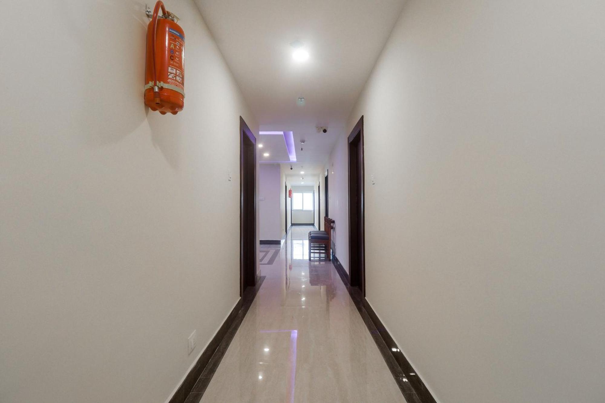 Hotel Townhouse Dj Grand Tirupati Esterno foto