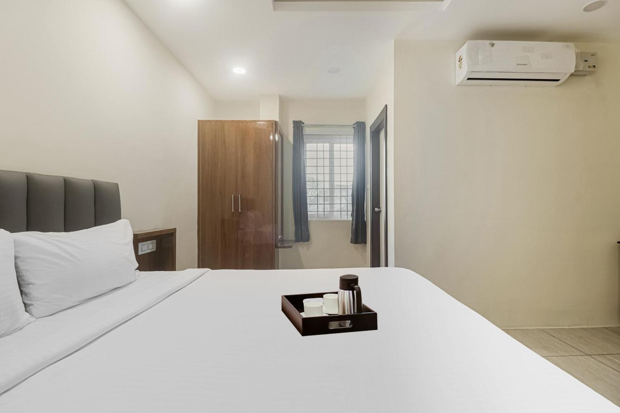 Hotel Townhouse Dj Grand Tirupati Esterno foto