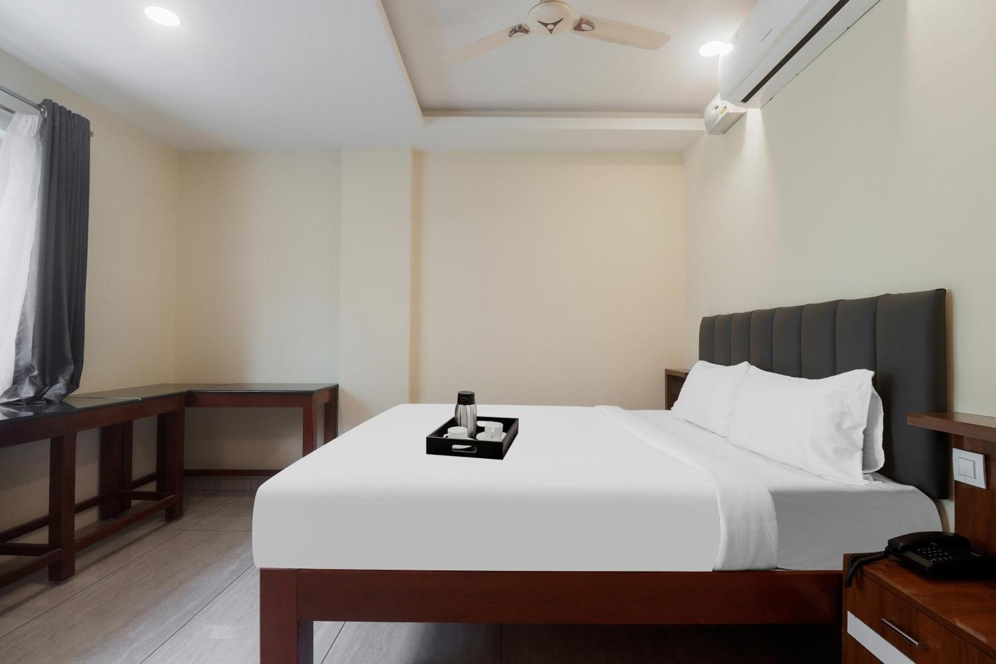 Hotel Townhouse Dj Grand Tirupati Esterno foto
