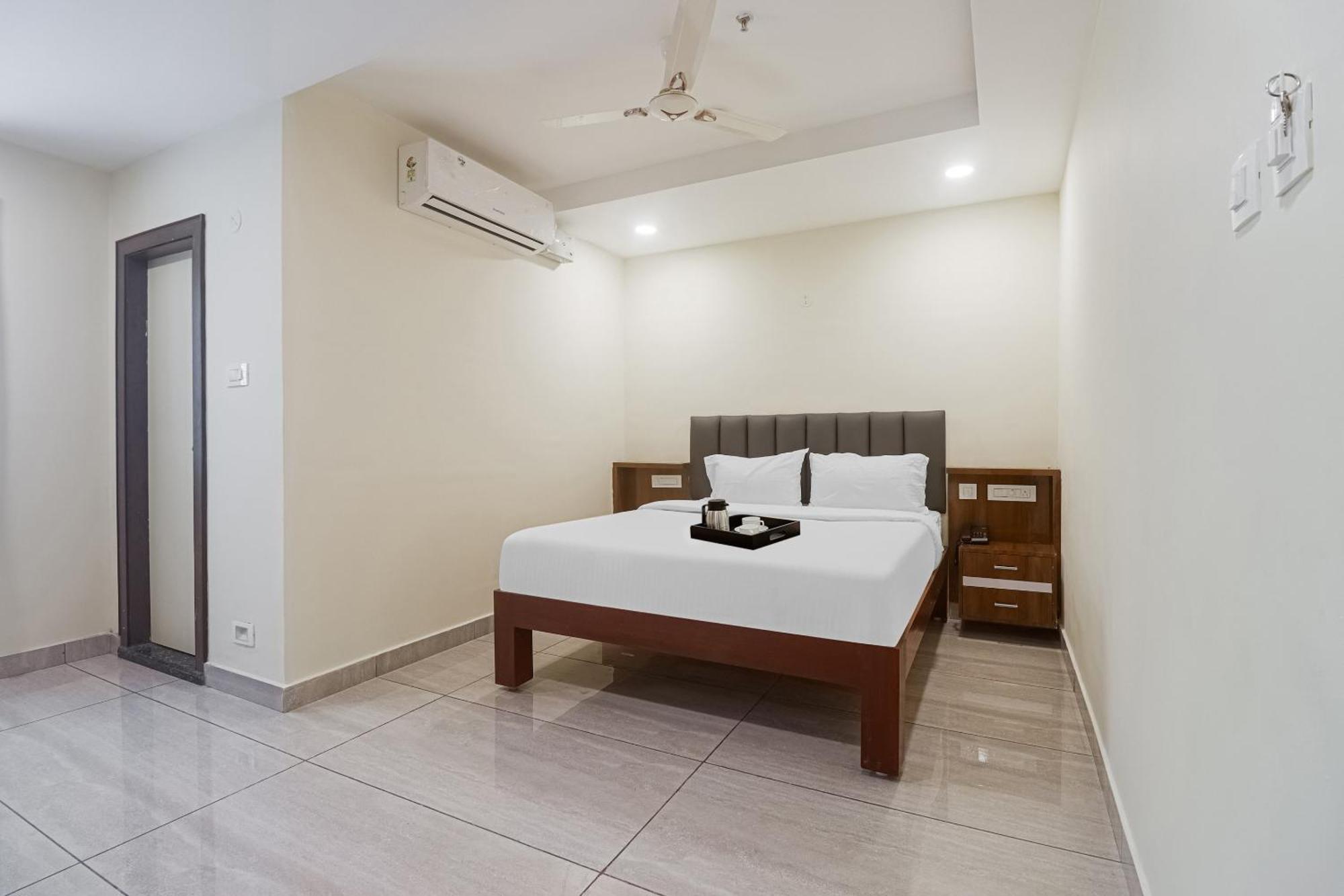 Hotel Townhouse Dj Grand Tirupati Esterno foto