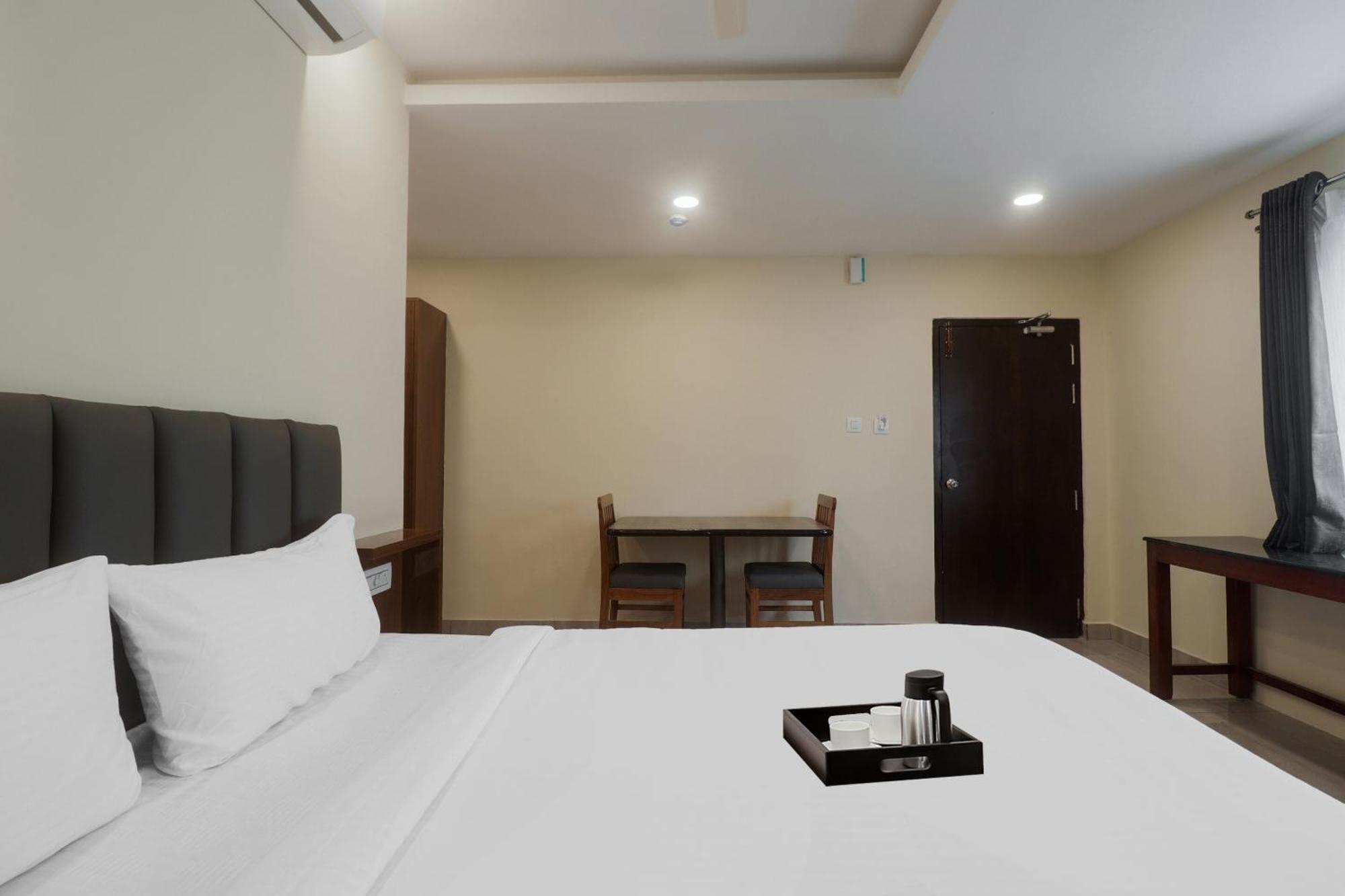 Hotel Townhouse Dj Grand Tirupati Esterno foto