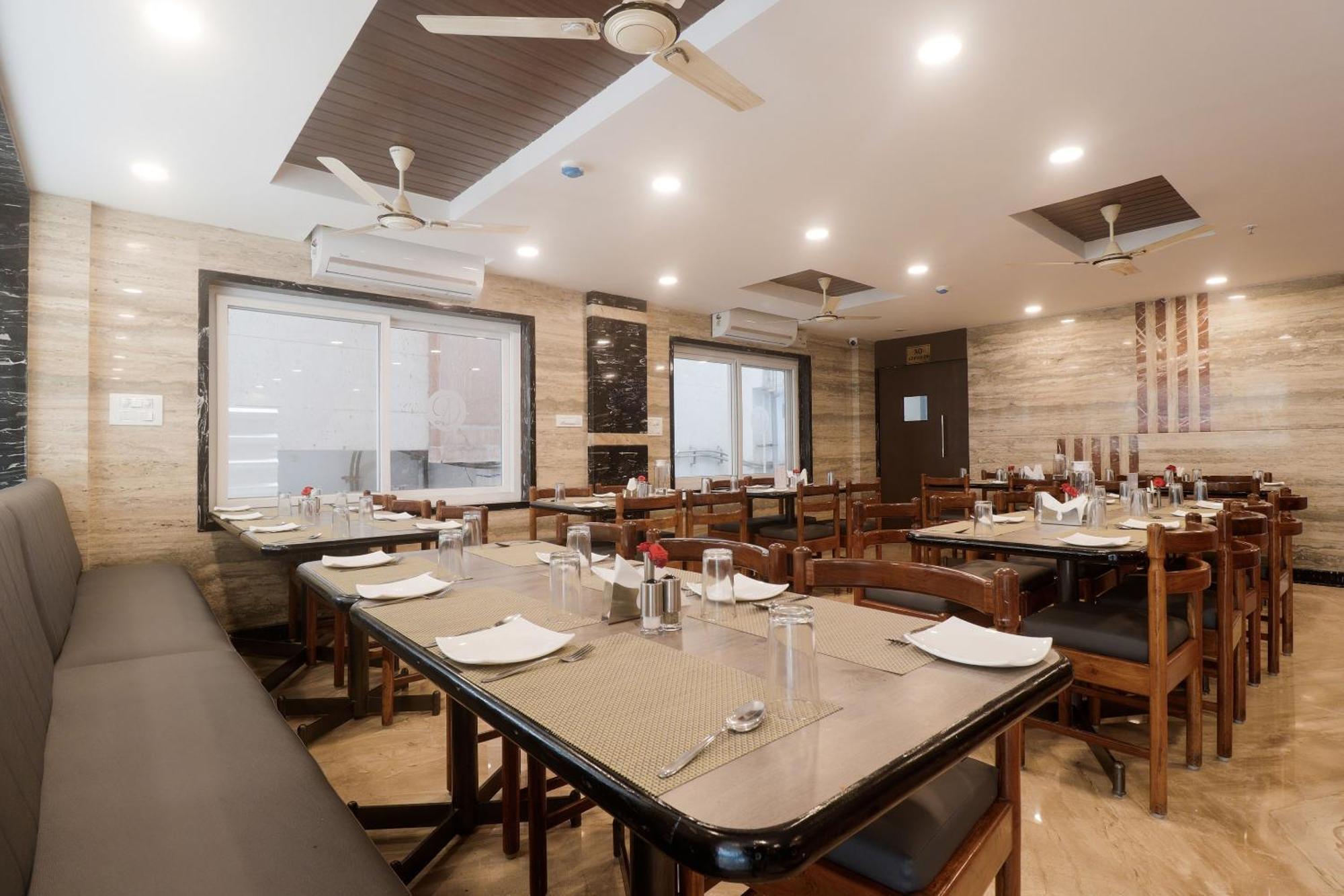 Hotel Townhouse Dj Grand Tirupati Esterno foto